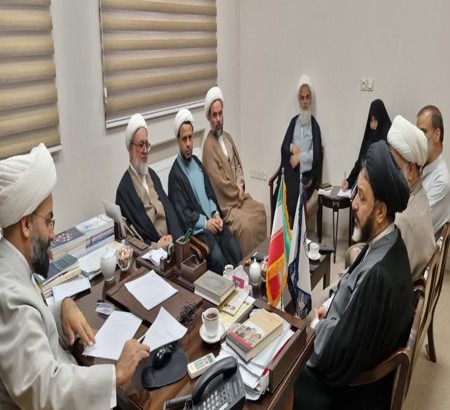 جلسه شورای اجرایی «همایش ملی پیشتازان نهضت اسلامی آیت الله یزدی(ره)» با رئیس مجمع نمایندگان طلاب و فضلای حوزه علمیه قم