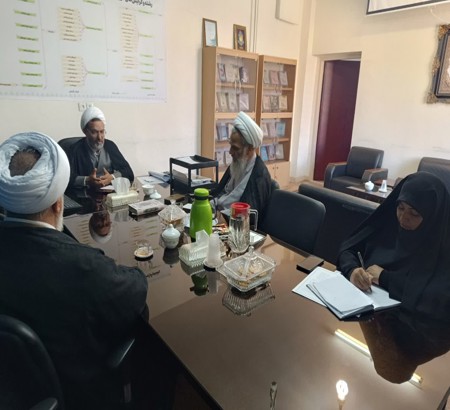 دیدار شورای اجرایی همایش «پیشتازان نهضت اسلامی» با مدیر مجتمع آموزشی و پژوهشی تبلیغ حوزه علمیه قم